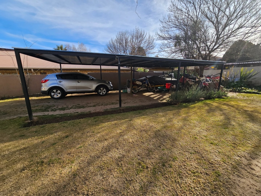 To Let 5 Bedroom Property for Rent in La Provance Free State